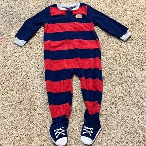 BNWOT super soft & cozy 24M fleece zip-up football footed onesie by Carter’s!